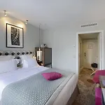 Le Mareuil 4* Paryż